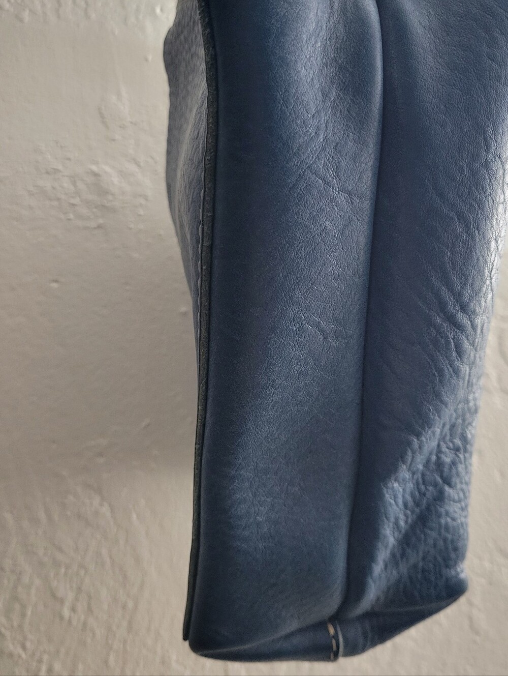 PLG Portland Leather Goods Original Indigo Mini-Crossbody Zip With Strap ๐ Rare - Picture 7 of 16